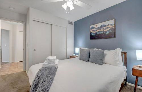 Chic Poolside Oasis - Karaoke - BBQ - Games - Foto 19