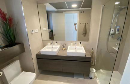 Blue Lady by the Sea - Photo 28