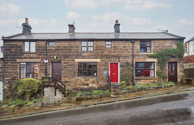 Host Stay Lavender Cottage - Photo 12