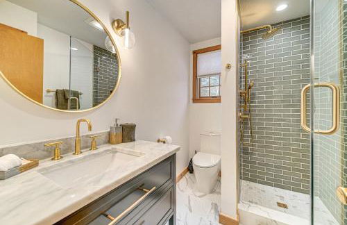 8 Mi to Mt Snow Cozy Bear Cabin with Hot Tub! - Foto 14