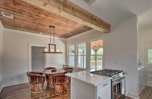 Historic Home with Yard Near St Marys Strip! - Foto 10