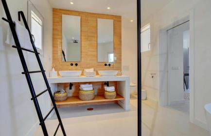 Charming Villa with Pool & Scenic Garden - Foto 61