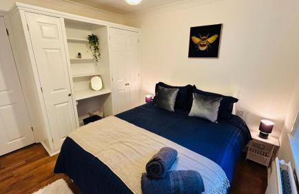 Entire house with garden 5 mins from the tube - Foto 11