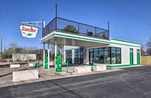 Unique Texas Home in Converted Gas Station! - Foto 1