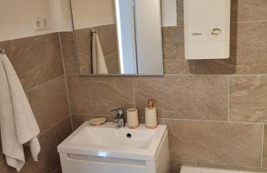 City Apartments - Photo 10