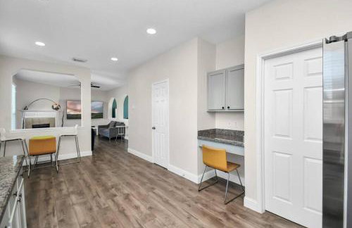 Tranquil 4-BR Oasis With Pool & Backyard Bliss! - Foto 48