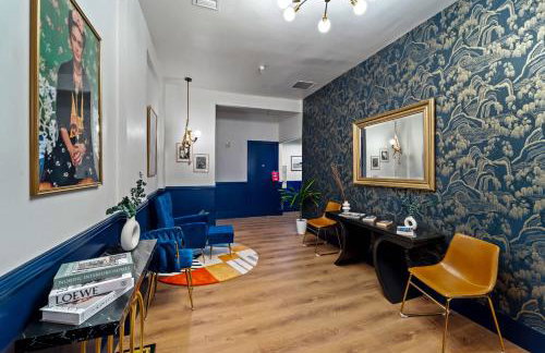 The Neon Elm Hotel - Foto 32