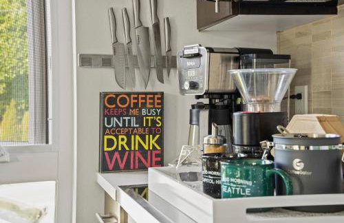 NEW Bright Capitol Hill Condo, Great Location Views - Foto 7