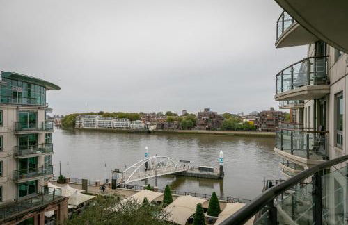 BEST THAMES VIEWS in TOWN! LARGE LUXXE NOMAD DESIGN FAMILY HOMES المساحة والأناقة تلتقي مع الراحة العربية - Foto 57