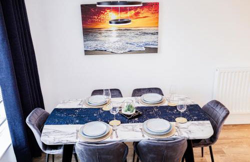 Beautifully Fab 3 bedroom 4 beds New home 8 guests Stretford Trafford - Foto 16