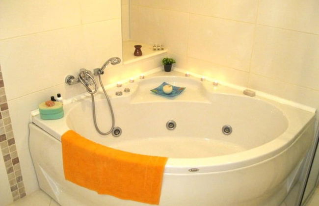 Spacious 2 Bed 2 Bath Home in one of Side's Most Popular Communities - Foto 16