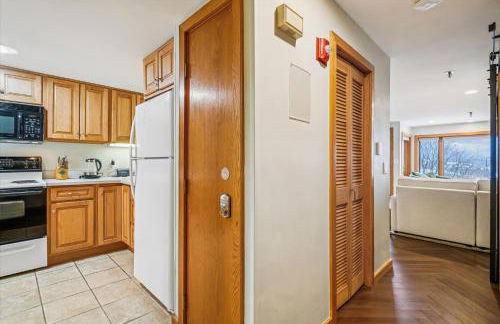 Highridge B14 Enjoy the view ski back trail shuttle service sports center - Photo 14