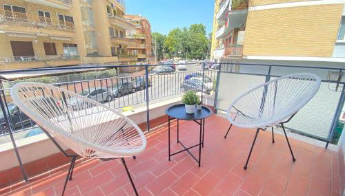 Golden Essence Apartment - terrace & metro - Foto 3