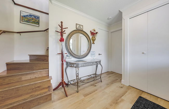 Quite House near Vancouver Airport - Photo 3