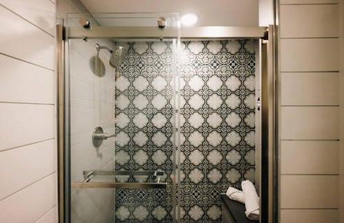 House of Noir Elan Stunning 6BR Designer Retreat - Photo 31