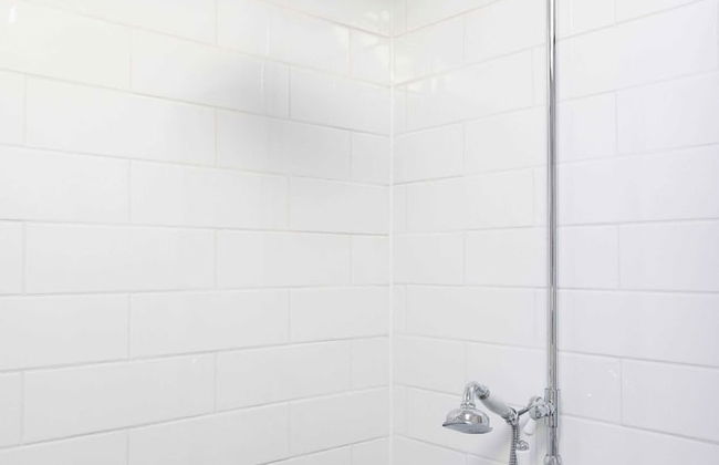 Charming Seaside Cottage - 5-min Walk to Beach - Photo 48