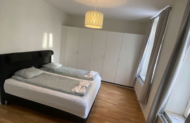 Elegant Apartment in the City - Photo 1