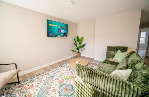 Uptown LUXE Retreat with Parking & Walk to City Center - Foto 6