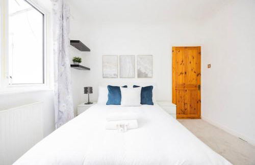 4 Bed , Monthly & Weekly Offers , Ideal For Contractors , Relocation & Leisure Stays - Photo 25