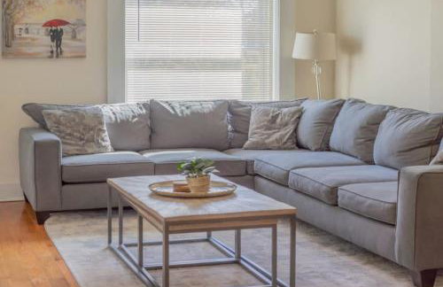 3BR-2BA Townhome TGE Neighborhood ABODEbucks - Foto 4