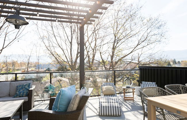 DT 3-lvl Townhouse w Rooftop Patio - Photo 45