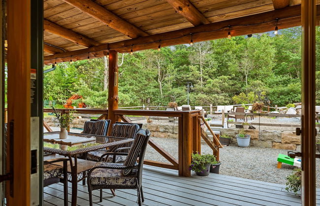 The Bigwood Cabin by Avantstay Hot Tub Firepit Pool Table Private Yard - Photo 58