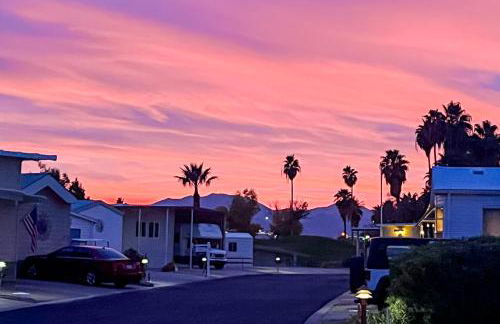 Pools and Pickleball! Dog-Friendly Home in Surprise - Foto 29