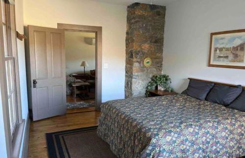 Inviting Cottage Rental on a Private Farm in Rileyville, Virginia - Photo 43