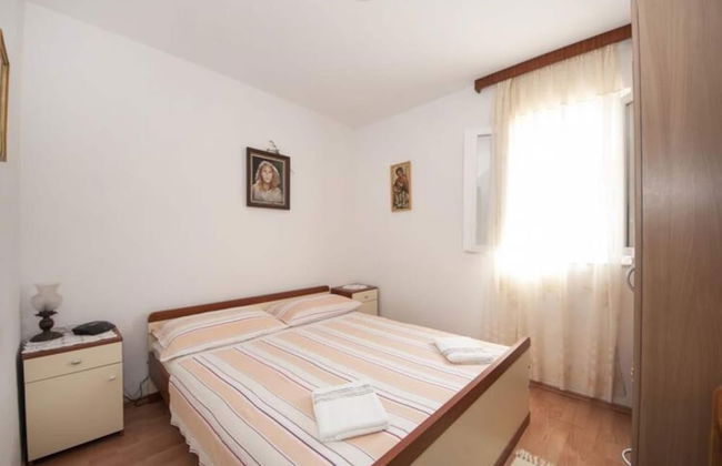 Apartments Mira - One Bedroom Apartment With Balcony - Photo 4