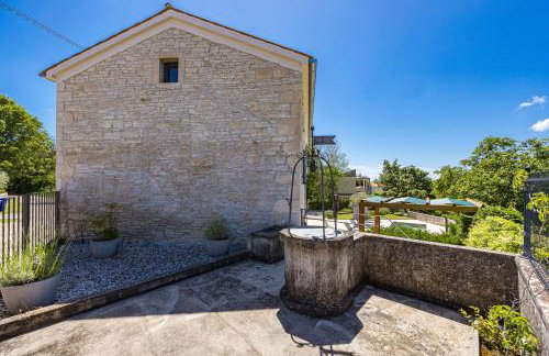 Casa 42 pet friendly for 9 people in Central Istria with salt - water pool - Foto 23