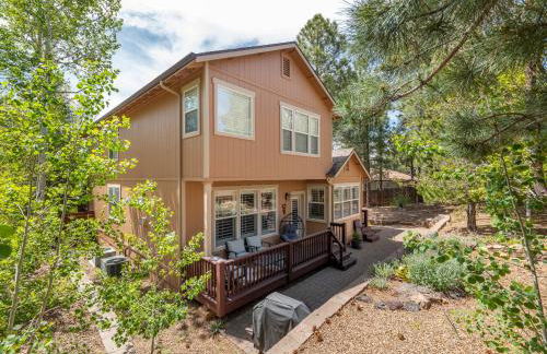 Ponderosa Escape Stunning Location Incredible Game Room Urban Trail System AC EV-charger - Photo 16