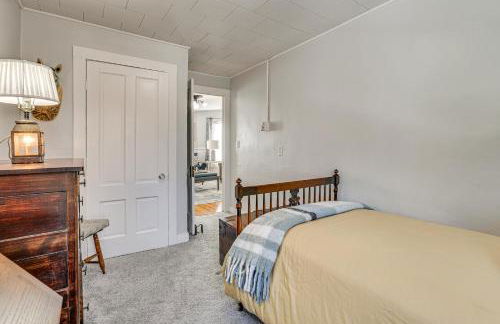 Easy Beach Access! Classic New London Charmer - Foto 19