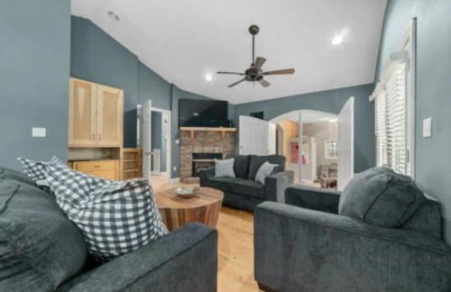 Sunset Cove Lakefront Luxury Lodge with Private Dock - Foto 7