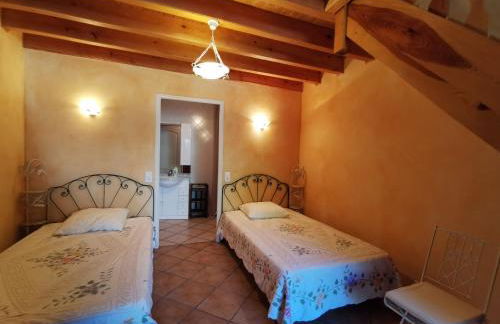 Charmant gîte historique avec pêche privée et forêt, près de Brioude et Blesle - FR-1-582-352 - Foto 17