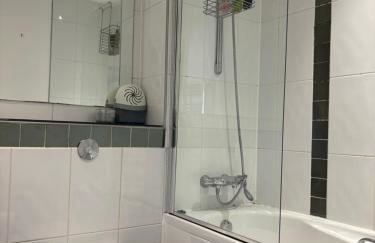 LUX 2bed City Centre and AO Arena Free Parking Modern Apt - Foto 19