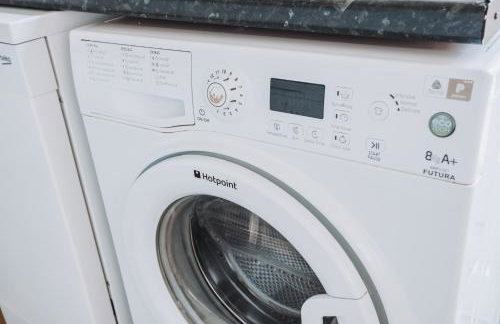 Modern & comfortable 4 bed house - Photo 39