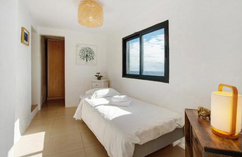 The Yellow House - Photo 22