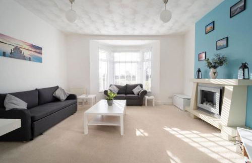 Modern Flat in Porthcawl - Photo 1