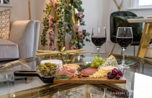 Park Views by Grandeur Property - Photo 8