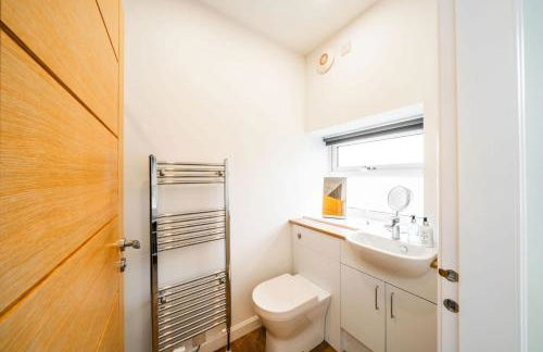 The Corner House - Photo 14