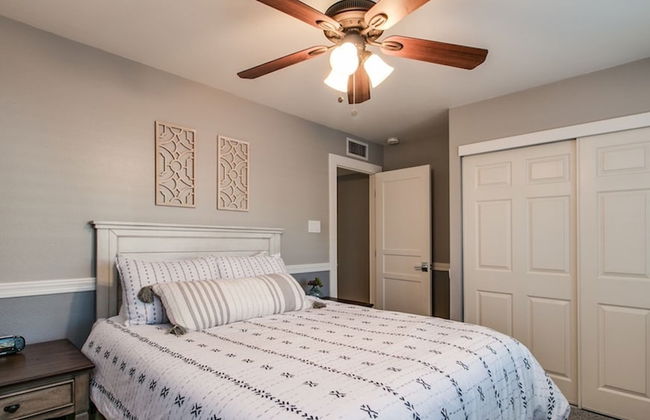 Relaxing 4 Bdrm Retreat in the Heart of Scottsdale - Foto 7