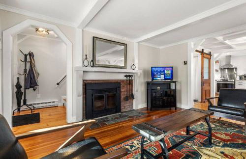 2BR Home|Downtown Rockport w/parking|Walk 2 Ocean - Foto 8