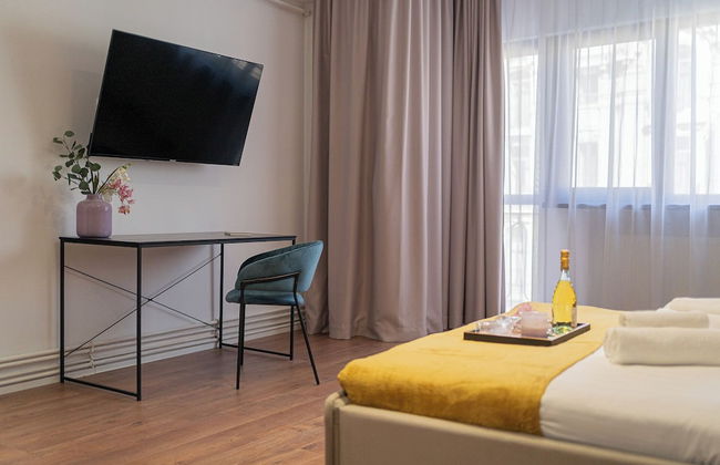 Playful & Trendy 2BR on Regina Elisabeta, Steps to Cismigiu Gardens | Bathtub & Boulevard Views - Foto 3