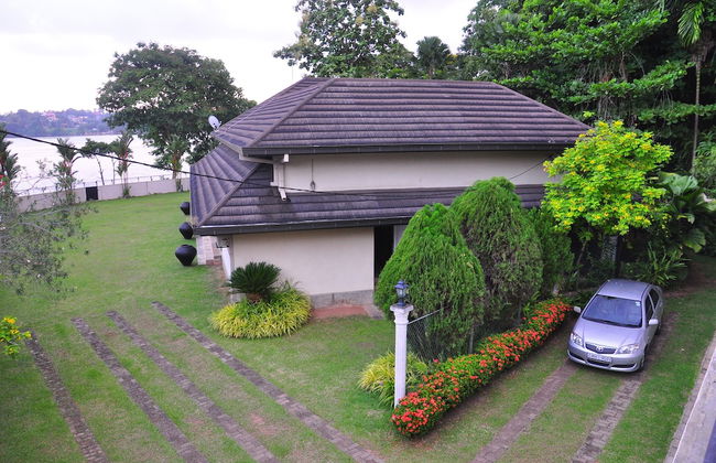 Serenity Lake Front Villa - Foto 73