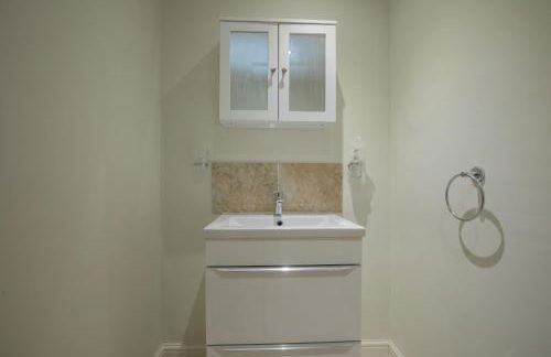 Riverside Central Kingston Flat 1B - Foto 3