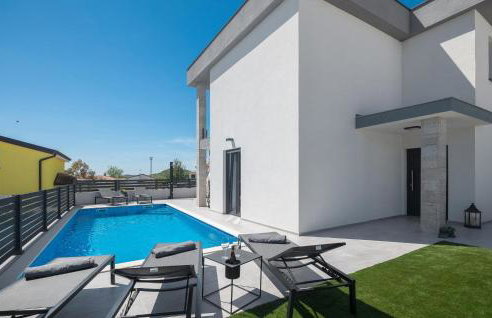 3 Bedroom Amazing Home In Musales - Photo 7