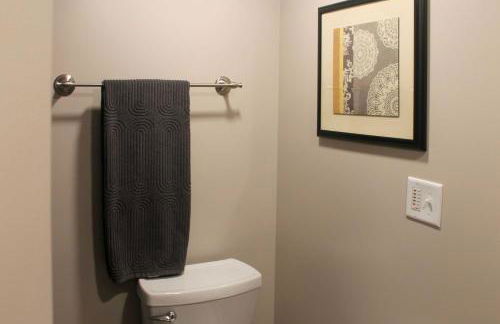 Scenic Yankton Retreat with Fire Pit 1 Mi to Lake! - Foto 22