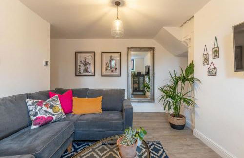 Luxury Chapel Apartment within City Walls - Photo 4