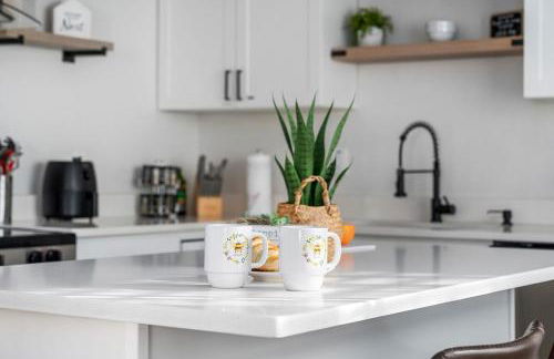 Luxury Home & Mins to Beach and Walk to Downtown - Foto 2