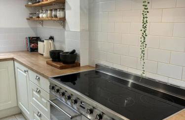 Cozy 3-Bed Cottage with Hot Tub - Foto 18